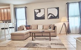4 Bedroom Home Near Downtown Med Center Nrg Stadium Pearland Skyview Long By Ion Rentals